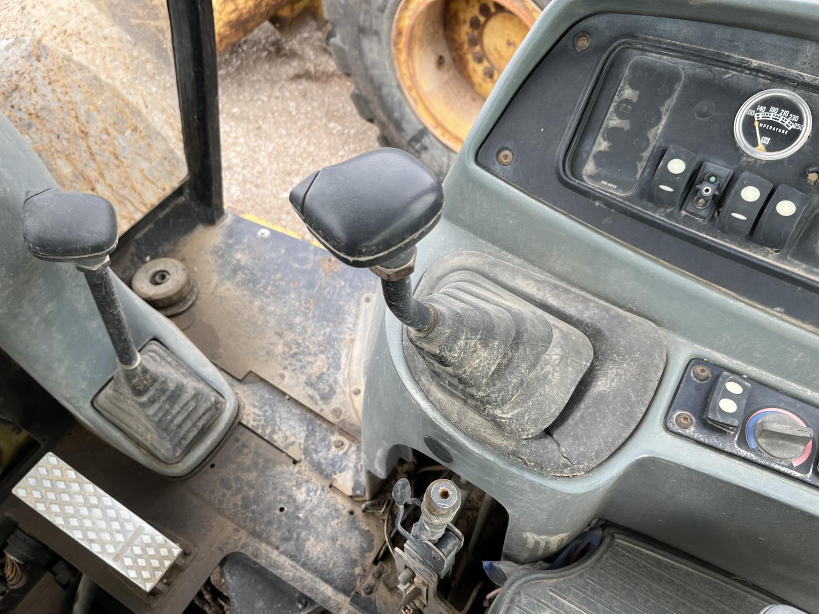 ./imagenes/INVOICE/2019/17259/RETROEXCAVADORA CATERPILLAR 416D (22).JPG